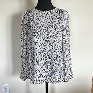 NWOT Loft button long sleeve down blouse women’s size medium